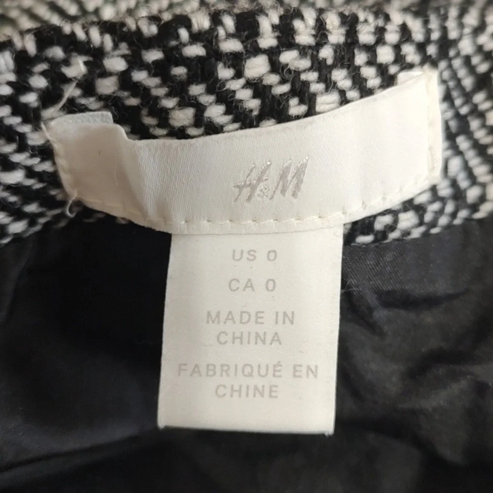 H&M Monochrome Textured Mini Skirt